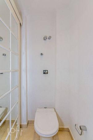Image 17 - 862984