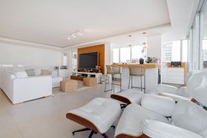 Image 1 - 862992
