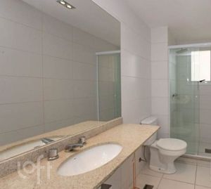 Image 7 - 862999