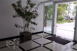 Image 17 - 863012