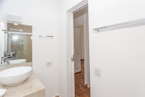 Image 18 - 863129