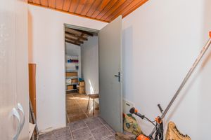 Image 40 - 863207