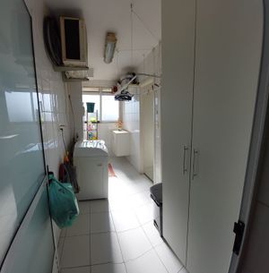 Image 8 - 863310