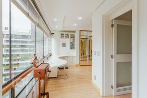 Image 21 - 863359