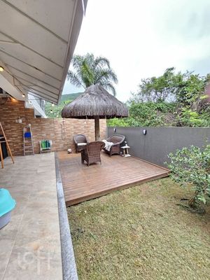 Image 30 - 863394