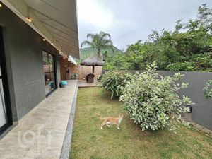 Image 11 - 863394