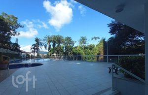 Image 18 - 863541