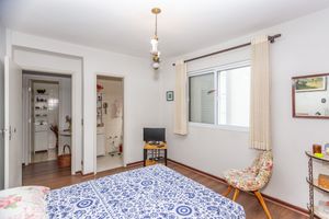 Image 18 - 863546