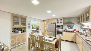 Image 11 - 863592