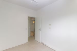 Image 10 - 863649