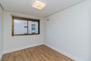 Image 7 - 863671