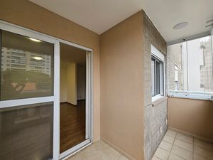 Image 13 - 863677