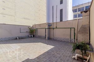 Image 24 - 863682