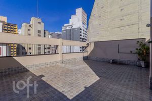 Image 25 - 863682