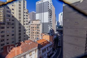 Image 8 - 863682