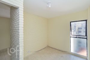 Image 9 - 863682
