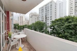 Image 10 - 863698