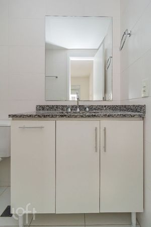 Image 24 - 863746