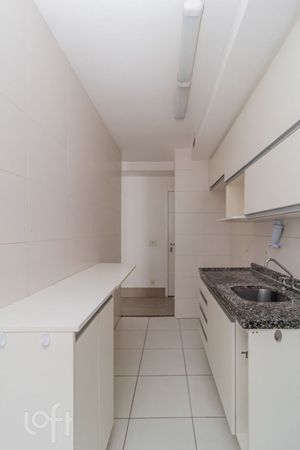 Image 9 - 863746