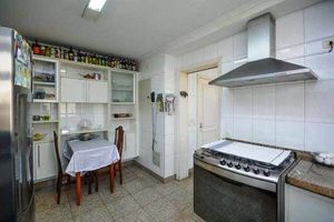 Image 10 - 863797