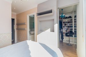 Image 9 - 863819