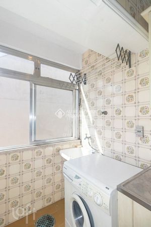 Image 9 - 863884