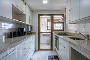 Image 21 - 863908