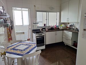 Image 17 - 863928