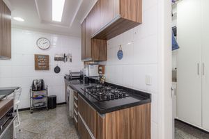 Image 40 - 863944