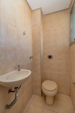 Image 19 - 863981
