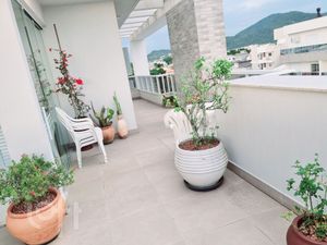 Image 4 - 863991