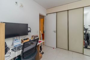 Image 15 - 863993