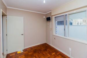 Image 11 - 864011