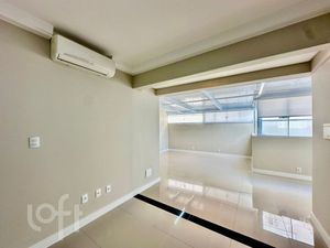 Image 19 - 864043