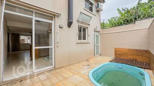 Image 3 - 864069