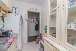 Image 13 - 864101
