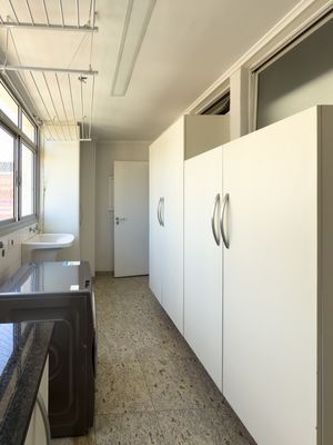 Image 27 - 864112