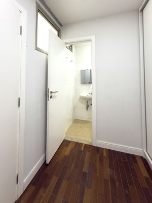 Image 21 - 864112