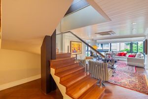 Image 10 - 864116