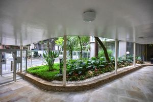 Image 9 - 864121