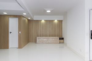 Image 4 - 864145
