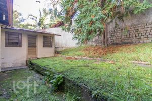 Image 11 - 864168