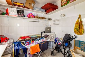 Image 10 - 864201