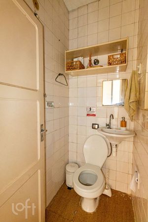 Image 12 - 864201