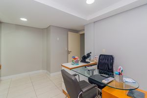 Image 12 - 864215