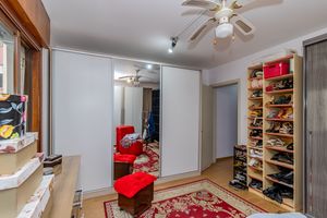 Image 44 - 864281