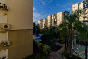 Image 18 - 864302