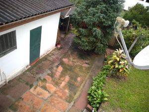 Image 18 - 864310