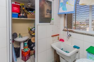 Image 29 - 864381