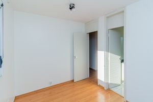 Image 6 - 864428
